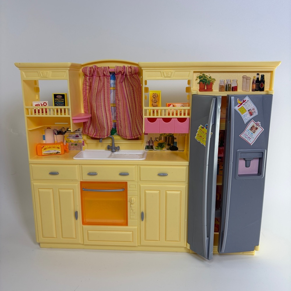 VTG 2002 Barbie Play All Day‎ Kitchen with accessories